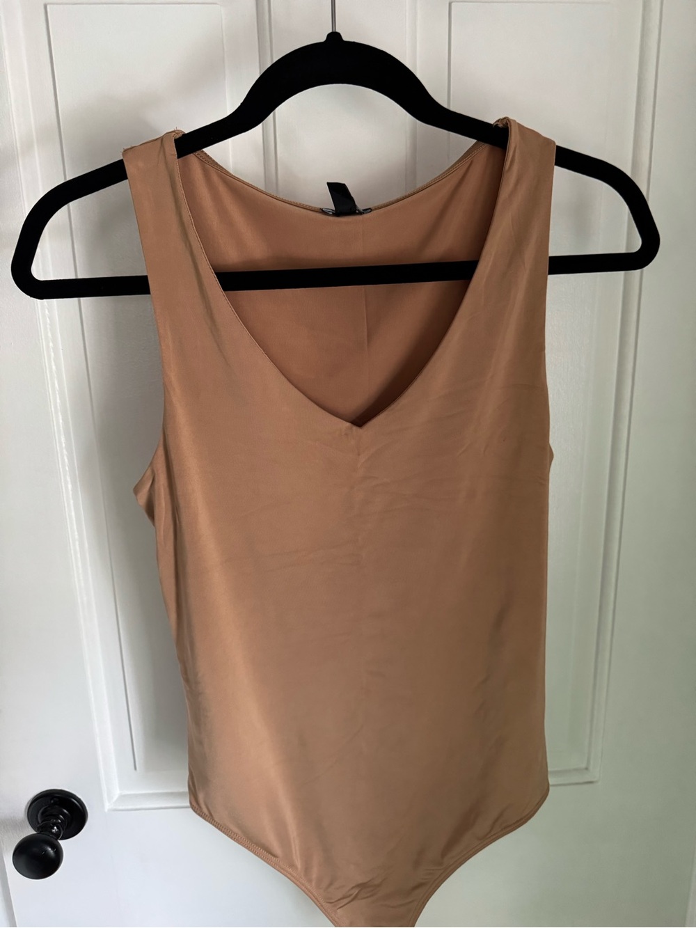 Express V-Neck Sleeveless Bodysuit in Camel